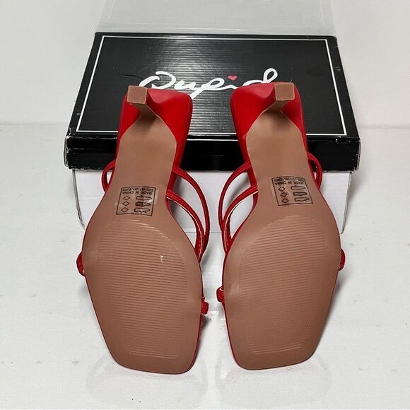 Qupid FELINE Strappy Heeled Thong Sandals - Picture 8 of 8